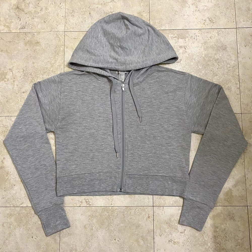 🐨 FOREVER 21 SPORT CROP HOODIE 🐨
⭐️ MATCHING JOGGERS IN SEPARATE LISTING